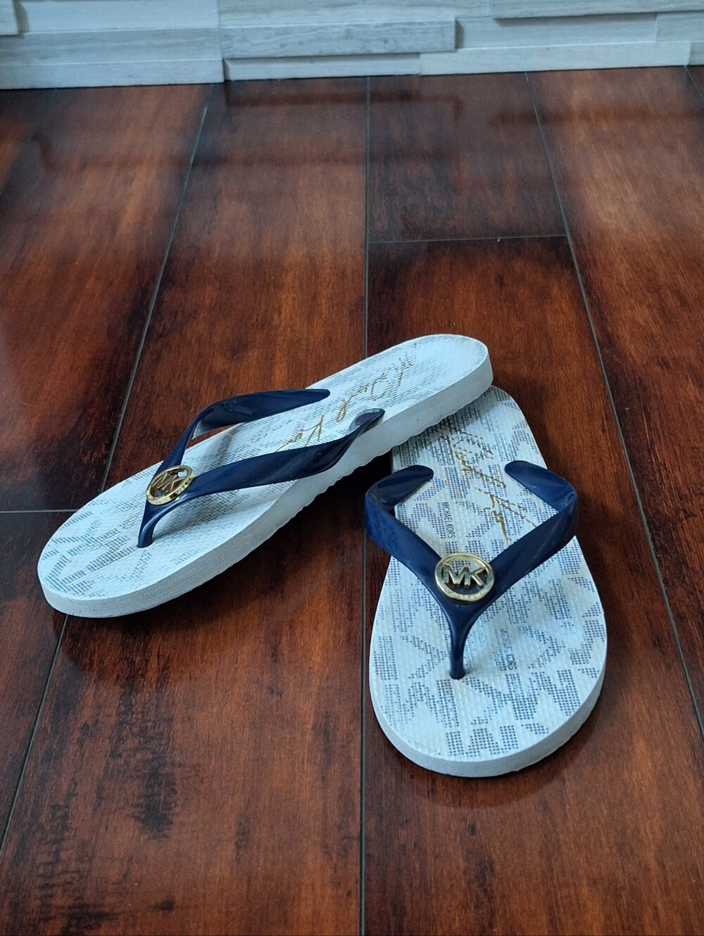 Michael Kors MK Logo Flip Flops Sandals Women's Size 9 Navy Blue White Monogram